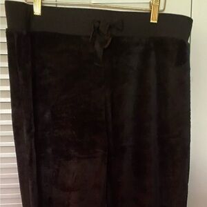Super soft stretch waist black comfy pants.